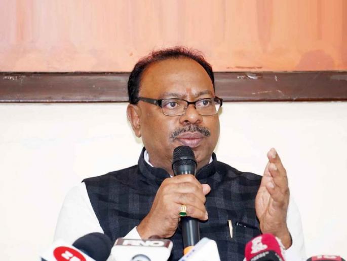 Take action against officials who support criminals | गुन्हेगारांना पाठीशी घालणाऱ्या अधिकाऱ्यांवर कारवाई करा Take action against officials who support criminals | गुन्हेगारांना पाठीशी घालणाऱ्या अधिकाऱ्यांवर कारवाई करा