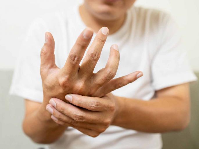 Eight patients with Guillain-Barré syndrome in Nagpur; 5 admitted | नागपुरातही गुइलेन-बॅरे सिंड्रोमचे आठ रुग्ण; ५ जण भरती Eight patients with Guillain-Barré syndrome in Nagpur; 5 admitted | नागपुरातही गुइलेन-बॅरे सिंड्रोमचे आठ रुग्ण; ५ जण भरती