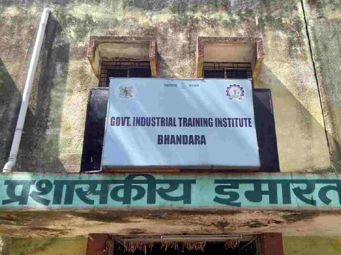 Government ITIs renamed! Names of great men, freedom fighters, social reformers included | शासकीय आयटीआयचे झाले नामकरण! थोर महापुरुष, स्वातंत्र्य सेनानी, समाजसुधारकांच्या नावाचा समावेश Government ITIs renamed! Names of great men, freedom fighters, social reformers included | शासकीय आयटीआयचे झाले नामकरण! थोर महापुरुष, स्वातंत्र्य सेनानी, समाजसुधारकांच्या नावाचा समावेश