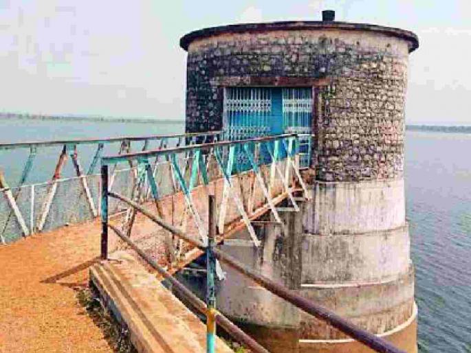 Water crisis inevitable, only 25 percent stock; Level in Dina Dam drops rapidly | पाणीबाणी अटळ, २५ टक्केच साठा; दिना धरणातील पातळीत झपाट्याने घट