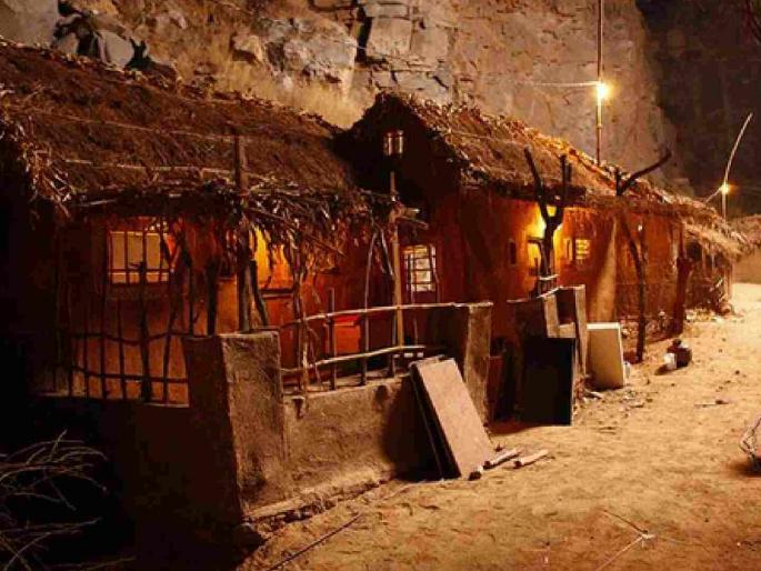 There are no paved roads or electricity in the villages in the border areas. | सीमावर्ती भागातील गावांत ना पक्के रस्ते, ना वीज There are no paved roads or electricity in the villages in the border areas. | सीमावर्ती भागातील गावांत ना पक्के रस्ते, ना वीज