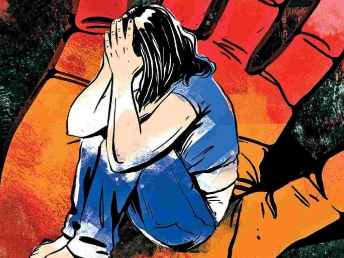 Case registered against teacher for molesting woman | महिलेचा विनयभंग करणाऱ्या शिक्षकाविरुद्ध गुन्हा दाखल Case registered against teacher for molesting woman | महिलेचा विनयभंग करणाऱ्या शिक्षकाविरुद्ध गुन्हा दाखल