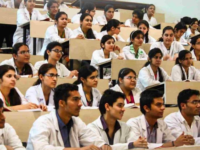 Take a decision on filling 816 posts of medical teachers: High Court orders the administration | वैद्यकीय शिक्षकांची ८१६ पदे भरण्यावर निर्णय घ्या : हायकोर्टाचा प्रशासनाला आदेश Take a decision on filling 816 posts of medical teachers: High Court orders the administration | वैद्यकीय शिक्षकांची ८१६ पदे भरण्यावर निर्णय घ्या : हायकोर्टाचा प्रशासनाला आदेश