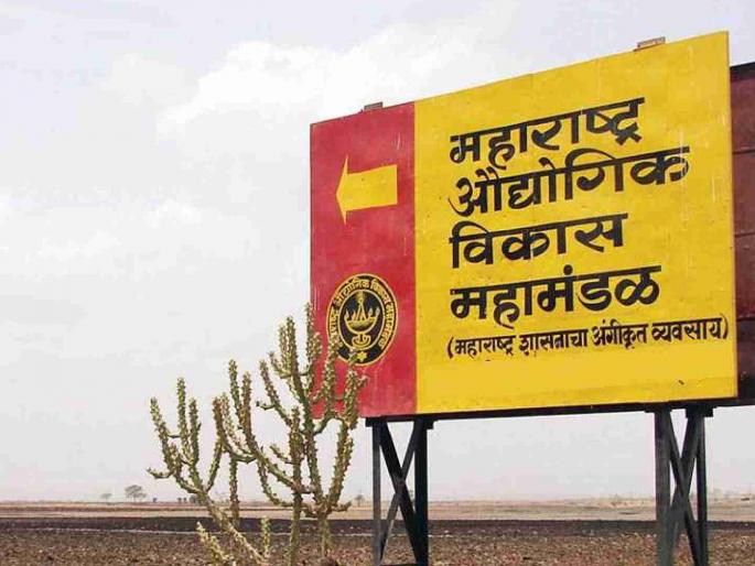 Demand for 'MIDC' in Selu taluka falls flat; Unemployed people cry out | सेलू तालुक्यात 'एमआयडीसी'ची मागणी धूळखात; बेरोजगारांचा आक्रोश Demand for 'MIDC' in Selu taluka falls flat; Unemployed people cry out | सेलू तालुक्यात 'एमआयडीसी'ची मागणी धूळखात; बेरोजगारांचा आक्रोश