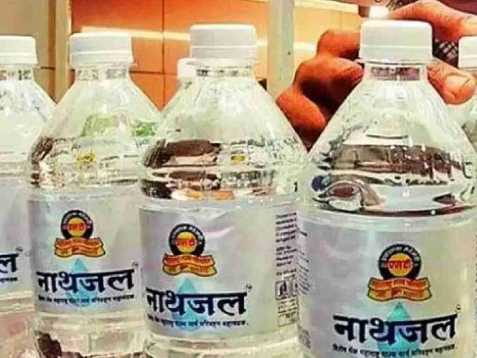 They charge Rs 20 for a Rs 15 bottle of Nathjal water. | १५ रुपयांची नाथजल पाण्याच्या बॉटलसाठी घेतात २० रुपये They charge Rs 20 for a Rs 15 bottle of Nathjal water. | १५ रुपयांची नाथजल पाण्याच्या बॉटलसाठी घेतात २० रुपये