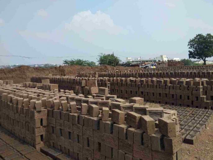 Unauthorized brick kiln at Mhada site; Both notices of Mhada were ignored | म्हाडाच्या जागेवर अनधिकृत वीटभट्टी; म्हाडाच्या दोन्ही नोटीसला केलं दुर्लक्षित Unauthorized brick kiln at Mhada site; Both notices of Mhada were ignored | म्हाडाच्या जागेवर अनधिकृत वीटभट्टी; म्हाडाच्या दोन्ही नोटीसला केलं दुर्लक्षित