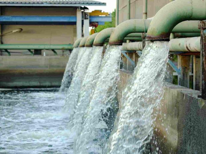 The water pipeline is new, but the water is contaminated; anger among the residents of Pavani | जलवाहिनी नवीन, पाणी मात्र दूषित; पवनीवासीयांमध्ये रोष The water pipeline is new, but the water is contaminated; anger among the residents of Pavani | जलवाहिनी नवीन, पाणी मात्र दूषित; पवनीवासीयांमध्ये रोष