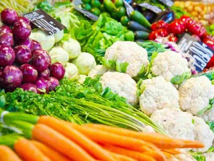 Farmers in crisis! Prices of brinjal, cabbage, cauliflower, tomatoes skyrocket; Result of increased arrivals | शेतकरी संकटात ! वांगी, पत्ताकोबी, फूलकोबी, टोमॅटोचे दर मातीमोल; आवक वाढल्याचा परिणाम Farmers in crisis! Prices of brinjal, cabbage, cauliflower, tomatoes skyrocket; Result of increased arrivals | शेतकरी संकटात ! वांगी, पत्ताकोबी, फूलकोबी, टोमॅटोचे दर मातीमोल; आवक वाढल्याचा परिणाम