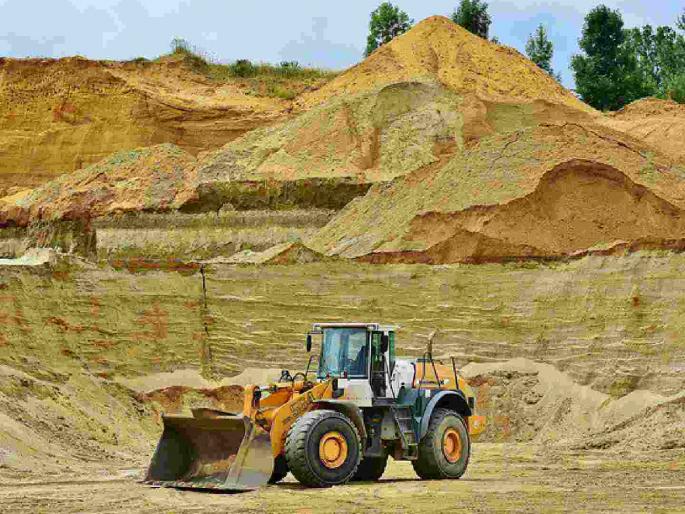 When will the auction of sand ghats be held? Two months left; Construction workers in trouble | रेतीघाटांचा लिलाव केव्हा? दोन महिने शिल्लक ; बांधकाम करणारे अडचणीत When will the auction of sand ghats be held? Two months left; Construction workers in trouble | रेतीघाटांचा लिलाव केव्हा? दोन महिने शिल्लक ; बांधकाम करणारे अडचणीत