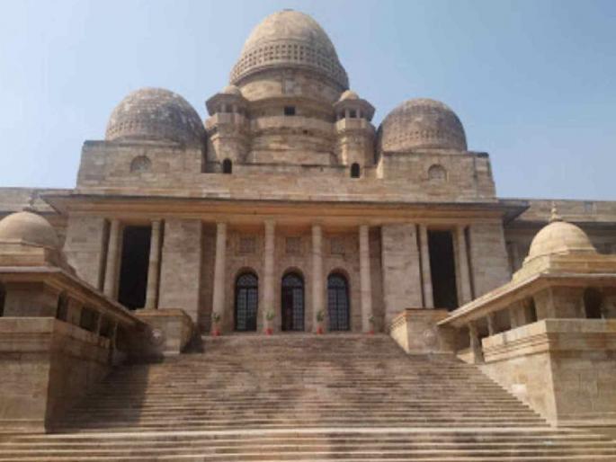 Rumors of a bomb being planted in the High Court building in Nagpur, security forces on the run | नागपुरातील हायकोर्ट इमारतीत बॉम्ब ठेवल्याची अफवा, सुरक्षायंत्रणांची धावपळ Rumors of a bomb being planted in the High Court building in Nagpur, security forces on the run | नागपुरातील हायकोर्ट इमारतीत बॉम्ब ठेवल्याची अफवा, सुरक्षायंत्रणांची धावपळ