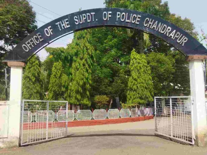 Cases registered against those who threw stones at Chimur police station | चिमूर पोलिस ठाण्यावर दगडफेक करणाऱ्यांवर गुन्हे दाखल Cases registered against those who threw stones at Chimur police station | चिमूर पोलिस ठाण्यावर दगडफेक करणाऱ्यांवर गुन्हे दाखल