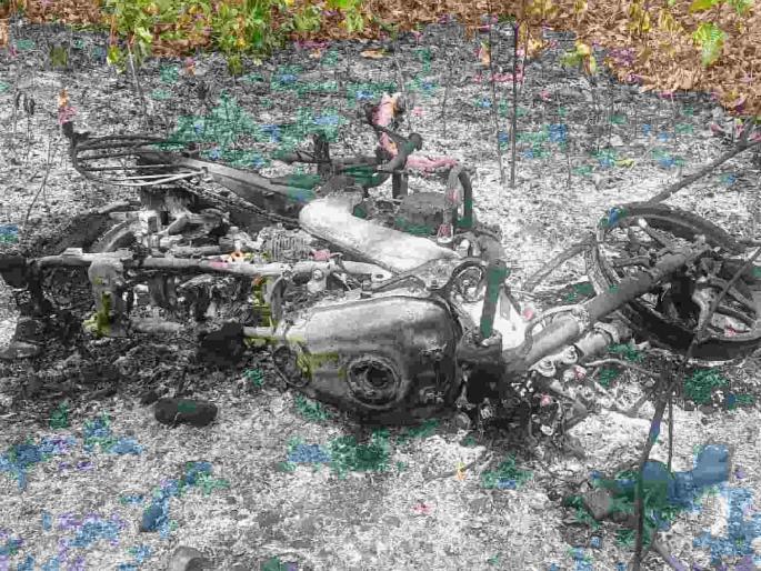 Serious accident on Subhashgram - Ghot road; Three people including two siblings killed after bike hits tree | सुभाषग्राम - घोट मार्गावर गंभीर अपघात ; दुचाकी झाडावर आदळून दोन भावंडांसह तिघे ठार Serious accident on Subhashgram - Ghot road; Three people including two siblings killed after bike hits tree | सुभाषग्राम - घोट मार्गावर गंभीर अपघात ; दुचाकी झाडावर आदळून दोन भावंडांसह तिघे ठार