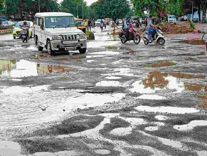 Problems with roads, drains, and drinking water still persist in Bhandara city | भंडारा शहरातील रस्ते, नाली, पिण्याच्या पाण्याची समस्या अद्यापही कायम Problems with roads, drains, and drinking water still persist in Bhandara city | भंडारा शहरातील रस्ते, नाली, पिण्याच्या पाण्याची समस्या अद्यापही कायम