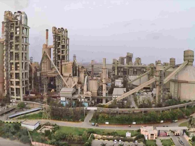 Strike hits: Ultratech Cement Plant closed indefinitely | आंदोलनाचा फटका : अल्ट्राटेक सिमेंट प्लांट अनिश्चित काळासाठी बंद Strike hits: Ultratech Cement Plant closed indefinitely | आंदोलनाचा फटका : अल्ट्राटेक सिमेंट प्लांट अनिश्चित काळासाठी बंद