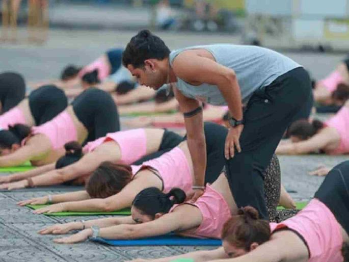 Break in the service of contractual yoga instructors: Health Department's decision on the grounds of 'lack of funds' | कंत्राटी योग प्रशिक्षकांच्या सेवेला ब्रेक : निधी नसल्याचा’ कारणावरून आरोग्य विभागाचा निर्णय