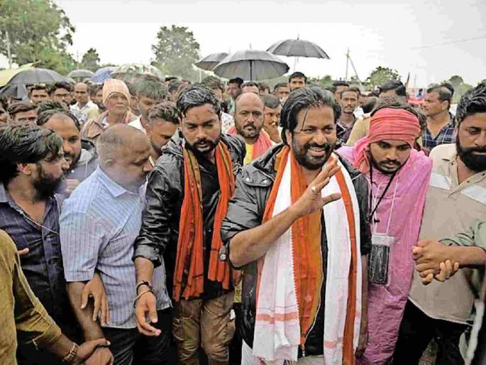 Case registered against eleven farmers including former MLA Bachchu Kadu | माजी आमदार बच्चू कडू यांच्यासह अकरा शेतकऱ्यांवर गुन्हा दाखल Case registered against eleven farmers including former MLA Bachchu Kadu | माजी आमदार बच्चू कडू यांच्यासह अकरा शेतकऱ्यांवर गुन्हा दाखल
