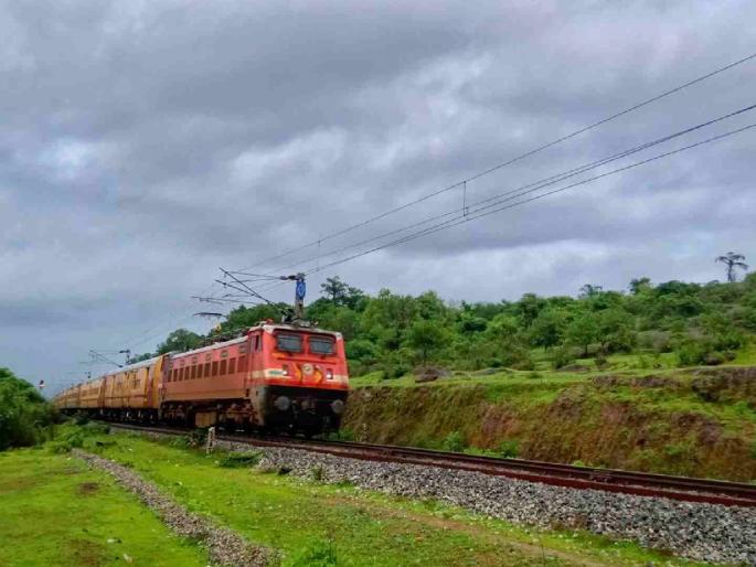 State government will provide Rs 943 crore for Vadsa-Gadchiroli railway line | वडसा - गडचिरोली रेल्वेमार्गासाठी राज्य शासन देणार ९४३ कोटींचा निधी State government will provide Rs 943 crore for Vadsa-Gadchiroli railway line | वडसा - गडचिरोली रेल्वेमार्गासाठी राज्य शासन देणार ९४३ कोटींचा निधी