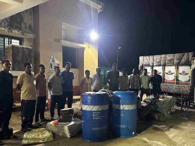 Stock worth Rs 10 lakh seized in Gadchiroli, where liquor is banned; Fake liquor factory busted | दारुबंदी असलेल्या गडचिरोलीत १० लाखांचा साठा जप्त ; बनावट दारु कारखान्याचा पर्दाफाश Stock worth Rs 10 lakh seized in Gadchiroli, where liquor is banned; Fake liquor factory busted | दारुबंदी असलेल्या गडचिरोलीत १० लाखांचा साठा जप्त ; बनावट दारु कारखान्याचा पर्दाफाश
