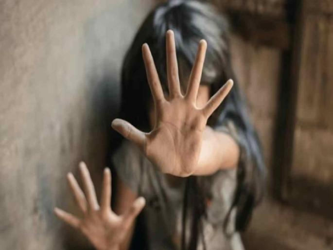 Disgusting behavior of headmaster with tribal students; The issue of safety of female students in schools is again on the agenda | आदिवासी विद्यार्थिनींशी मुख्याध्यापकाचे किळसवाणे कृत्य; शाळांमध्ये विद्यार्थिनींच्या सुरक्षेचा प्रश्न पुन्हा ऐरणीवर Disgusting behavior of headmaster with tribal students; The issue of safety of female students in schools is again on the agenda | आदिवासी विद्यार्थिनींशी मुख्याध्यापकाचे किळसवाणे कृत्य; शाळांमध्ये विद्यार्थिनींच्या सुरक्षेचा प्रश्न पुन्हा ऐरणीवर