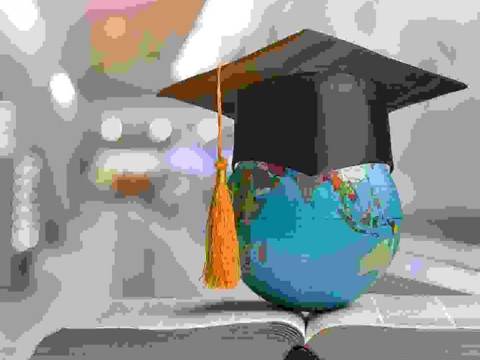 Minority students' dreams of higher education abroad will be shattered | अल्पसंख्यांक विद्यार्थ्यांचे परदेशातील उच्च शिक्षणाचे स्वप्न भंगणार