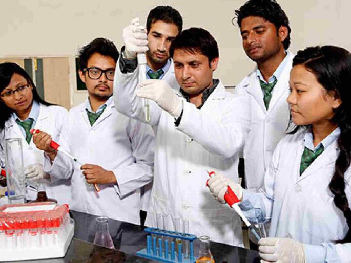 'Pharm D' degree holders denied eligibility for the post of Drugs Inspector | 'फार्म डी' पदवीधारकांना ड्रग्ज इन्स्पेक्टर पदासाठी पात्रता नाकारली 'Pharm D' degree holders denied eligibility for the post of Drugs Inspector | 'फार्म डी' पदवीधारकांना ड्रग्ज इन्स्पेक्टर पदासाठी पात्रता नाकारली