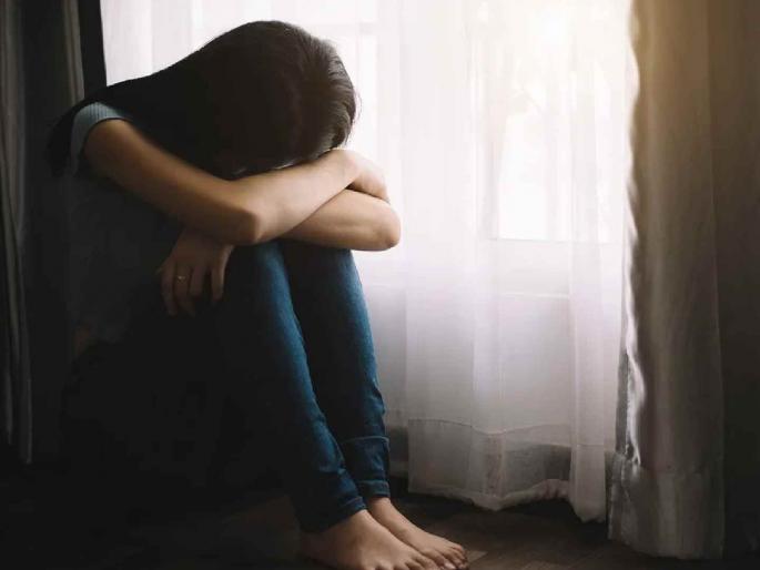 Police sheltering a person who tortured a woman on the pretext of marriage? Angry citizens sit at the police station | लग्नाचे आमिष दाखवून अत्याचार करणाऱ्याला पोलिसांचा आसरा? संतप्त नागरिकांचा वणी पोलिस ठाण्यावर ठिय्या Police sheltering a person who tortured a woman on the pretext of marriage? Angry citizens sit at the police station | लग्नाचे आमिष दाखवून अत्याचार करणाऱ्याला पोलिसांचा आसरा? संतप्त नागरिकांचा वणी पोलिस ठाण्यावर ठिय्या