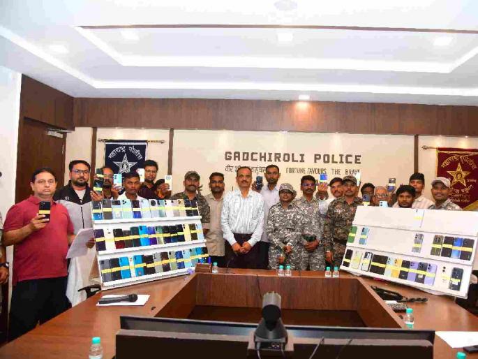 Lost mobile phone cannot be recovered but cyber police's efforts are successful; citizens get a pleasant shock | एकदा गेलेला मोबाइल मिळत नाही पण सायबर पोलिसांच्या प्रयत्नांना यश; नागरिकांना सुखद धक्का