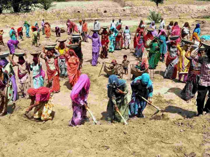 over two lakh workers in diwali in darkness mgnrega amount of 170 crore pending for four months | दोन लाखांवर मजुरांची दिवाळी अंधारातच! मनरेगाची १७० कोटी रक्कम चार महिन्यांपासून थकीत over two lakh workers in diwali in darkness mgnrega amount of 170 crore pending for four months | दोन लाखांवर मजुरांची दिवाळी अंधारातच! मनरेगाची १७० कोटी रक्कम चार महिन्यांपासून थकीत