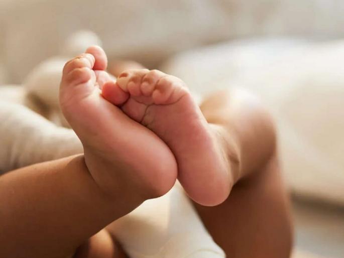 I wanted to work.. An innocent 20-day-old baby was murdered by its own mother. | म्हणे मला नोकरी करायची होती.. २० दिवसांच्या निरागस बाळाचा जन्मदात्या मातेनेच केला खून I wanted to work.. An innocent 20-day-old baby was murdered by its own mother. | म्हणे मला नोकरी करायची होती.. २० दिवसांच्या निरागस बाळाचा जन्मदात्या मातेनेच केला खून