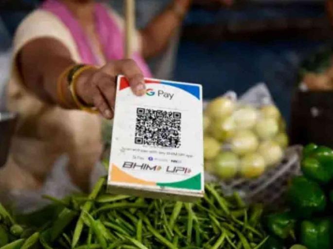 Now the preference for cashless transactions has increased even in villages; Smart payment facility even for small sellers | आता खेडेगावातही कॅशलेस व्यवहारांना वाढली पसंती; छोट्या विक्रेत्यांकडेही स्मार्ट पेमेंटची सुविधा Now the preference for cashless transactions has increased even in villages; Smart payment facility even for small sellers | आता खेडेगावातही कॅशलेस व्यवहारांना वाढली पसंती; छोट्या विक्रेत्यांकडेही स्मार्ट पेमेंटची सुविधा