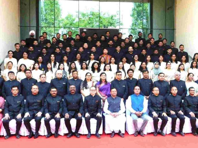 The role of revenue officials is important in economic development. | आर्थिक विकासात महसूल अधिकाऱ्यांची भूमिका महत्त्वाची The role of revenue officials is important in economic development. | आर्थिक विकासात महसूल अधिकाऱ्यांची भूमिका महत्त्वाची