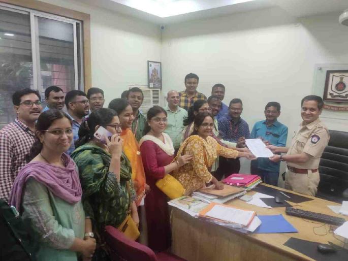 RTO employees on strike from Tuesday; Demand for execution of transfer orders | आरटीओ कर्मचारी मंगळवारपासून संपावर; आकृतीबंध अंमलबजावणीची मागणी RTO employees on strike from Tuesday; Demand for execution of transfer orders | आरटीओ कर्मचारी मंगळवारपासून संपावर; आकृतीबंध अंमलबजावणीची मागणी