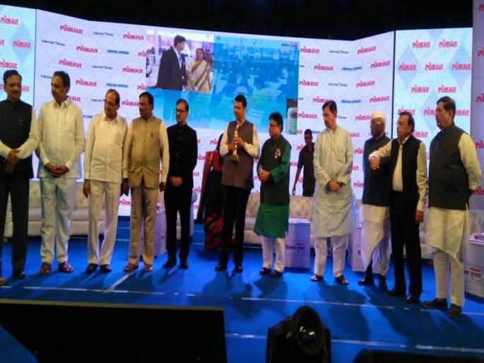 event of Lokmat Legislature Awards | लोकमत की अदालतमध्ये रंगला खुसखुशीत, मिश्किल आरोप-प्रत्यारोपांच्या कलगीतुरा event of Lokmat Legislature Awards | लोकमत की अदालतमध्ये रंगला खुसखुशीत, मिश्किल आरोप-प्रत्यारोपांच्या कलगीतुरा