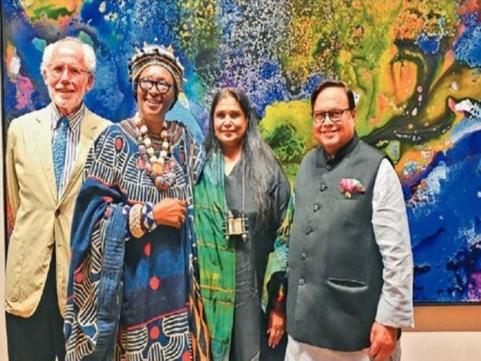 fell in love with the colors in the abstract paintings in spacescapes says shabana azmi | ‘स्पेसस्केप्स’मधील अमूर्त चित्रांतील रंगांच्या प्रेमात पडले: शबाना आझमी fell in love with the colors in the abstract paintings in spacescapes says shabana azmi | ‘स्पेसस्केप्स’मधील अमूर्त चित्रांतील रंगांच्या प्रेमात पडले: शबाना आझमी