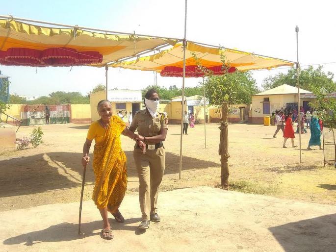 48 percent for Lonar and 50 percent voting in SindKhed | लोणार पालिकेसाठी ४८, सिंदखेड राजा ५० टक्के मतदान 48 percent for Lonar and 50 percent voting in SindKhed | लोणार पालिकेसाठी ४८, सिंदखेड राजा ५० टक्के मतदान