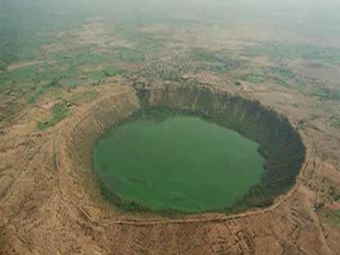 The development of Lonar crater will get momentum | लोणार सरोवराच्या विकासाला मिळणार गती The development of Lonar crater will get momentum | लोणार सरोवराच्या विकासाला मिळणार गती
