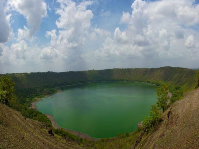 Justice will visit the Lonar lake and understand the problem | न्यायमूर्ती लोणार सरोवराला भेट देऊन समस्या समजून घेणार Justice will visit the Lonar lake and understand the problem | न्यायमूर्ती लोणार सरोवराला भेट देऊन समस्या समजून घेणार
