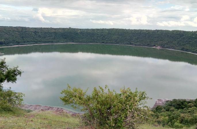Lonar Conservation and Protection Committee meets after one year | लोणार संवर्धन व संरक्षण समितीची एक वर्षानंतर बैठक