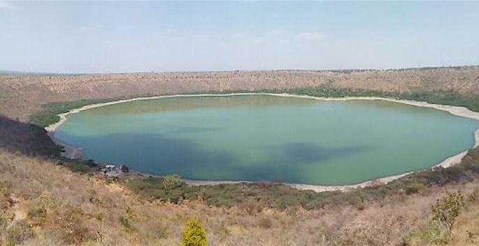 Formation of two new committees for Lonar Sarovar development | लोणार सरोवर विकासासाठी दोन नव्या समित्यांचे गठन Formation of two new committees for Lonar Sarovar development | लोणार सरोवर विकासासाठी दोन नव्या समित्यांचे गठन