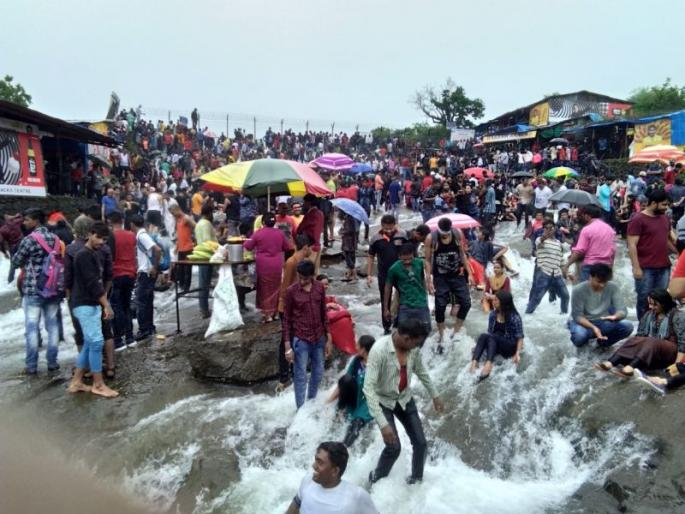 12 days in Lonavala twelve thousand mm; in the city continues | लोणावळ्यात 12 दिवसात बाराशे मिमी पाऊस; शहरात जोर कायम  12 days in Lonavala twelve thousand mm; in the city continues | लोणावळ्यात 12 दिवसात बाराशे मिमी पाऊस; शहरात जोर कायम