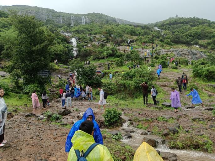 Enjoy the beauty of nature but avoid going to dangerous places; Police instructions after the Lonavala tragedy | "निसर्ग सौंदर्याचा आनंद घ्या पण..."; लोणावळा दुर्घटनेनंतर पोलिसांच्या सूचना Enjoy the beauty of nature but avoid going to dangerous places; Police instructions after the Lonavala tragedy | "निसर्ग सौंदर्याचा आनंद घ्या पण..."; लोणावळा दुर्घटनेनंतर पोलिसांच्या सूचना