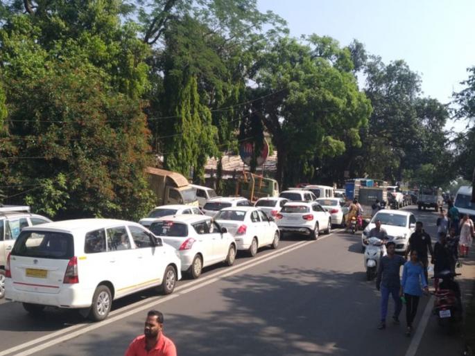 Lonavala house full of tourists | Video : पर्यटकांच्या गर्दीने लोणावळा हाऊसफुल Lonavala house full of tourists | Video : पर्यटकांच्या गर्दीने लोणावळा हाऊसफुल