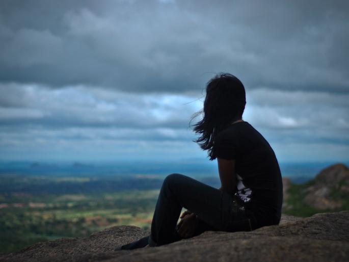 What do you do when you feel very lonely? Who do you really want to talk to? | खूप एकेकटं वाटतं तेव्हा तुम्ही काय करता? खरंच बोलाता कुणाशी मनातलं?