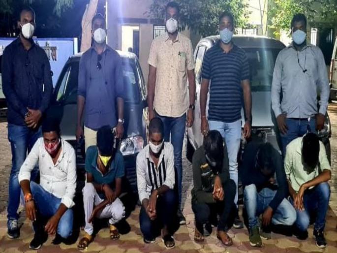 Diesel thieves finally arrested at Loni Kalabhor; 4 lakh including 2 four wheelers confiscated | यवत येथे डिझेल चोरणारे अखेर जेरबंद; २ चारचाकी वाहनासहित ४ लाखांचा मुद्देमाल जप्त Diesel thieves finally arrested at Loni Kalabhor; 4 lakh including 2 four wheelers confiscated | यवत येथे डिझेल चोरणारे अखेर जेरबंद; २ चारचाकी वाहनासहित ४ लाखांचा मुद्देमाल जप्त