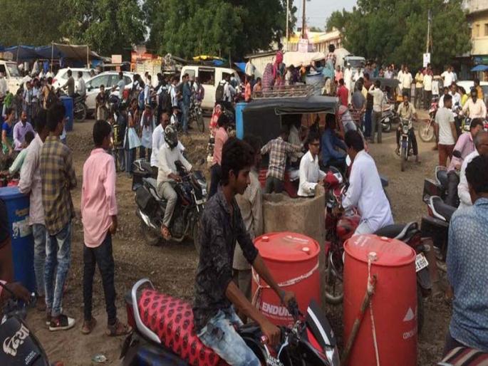 Lonkheda traffic congestion | लोणखेडा चौफुलीवर वाहतुकीची कोंडी Lonkheda traffic congestion | लोणखेडा चौफुलीवर वाहतुकीची कोंडी