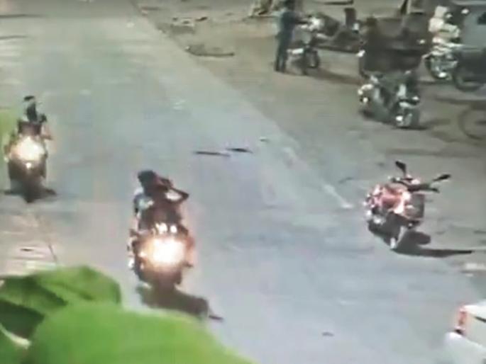 Looting did not stop in Chhatrapati Sambhaji Nagar, two people were robbed on Jalna Road in an hour and a half | छत्रपती संभाजीनगरात दीड तासात जालना रोडवर दोघांना लुटले, पोलिस निष्प्रभ का? Looting did not stop in Chhatrapati Sambhaji Nagar, two people were robbed on Jalna Road in an hour and a half | छत्रपती संभाजीनगरात दीड तासात जालना रोडवर दोघांना लुटले, पोलिस निष्प्रभ का?