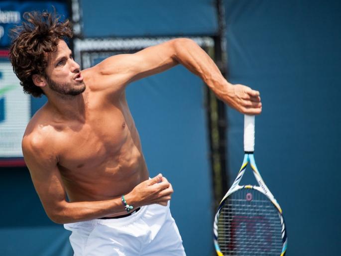 Tennis fan gives hilarious reaction to Feliciano Lopez taking of his shirt during US Open match | US Open : टेनिसपटूनं टी-शर्ट काढताच महिलेनं केलं असं काही; पाहा व्हायरल Video 