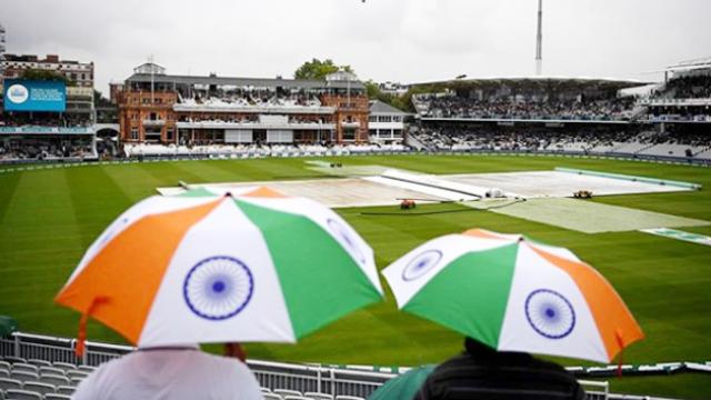 The Indian women cricketer was asked for match fixes during the series against England | भारताच्या क्रिकेटपटूला इंग्लंडविरुद्धच्या सामन्यावेळी झाली होती मॅच फिक्सिंगसाठी विचारणा