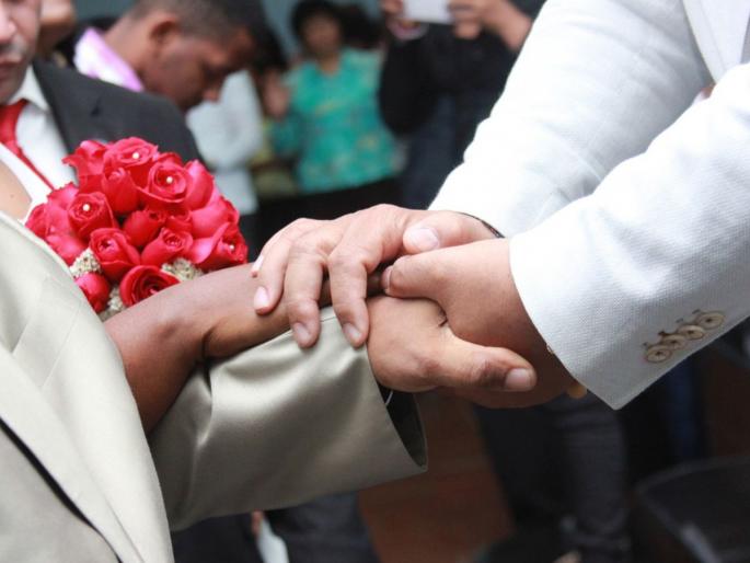Jalgaon Even after two marriages a planning to do third marriage Not only did torture 19 lakhs were taken crime news | जळगाव : दोन लग्न झाले तरीही तिसरा संसार थाटला; अत्याचार तर केलाच, १९ लाखही लाटले... Jalgaon Even after two marriages a planning to do third marriage Not only did torture 19 lakhs were taken crime news | जळगाव : दोन लग्न झाले तरीही तिसरा संसार थाटला; अत्याचार तर केलाच, १९ लाखही लाटले...