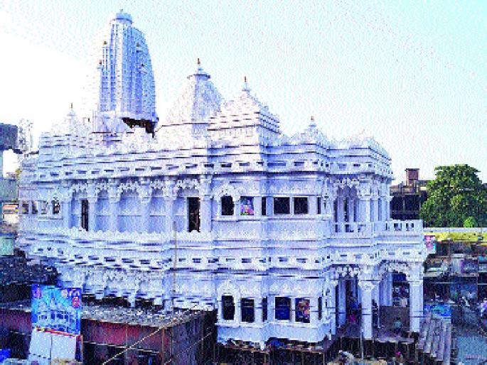 The magnificent love affair of 7500 meters of clothing | ७५०० मीटर कापडाचे भव्य प्रेममंदिर The magnificent love affair of 7500 meters of clothing | ७५०० मीटर कापडाचे भव्य प्रेममंदिर